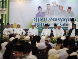 Bupati Sidoarjo, Subandi saat hadiri haul masyayikh Ponpes Al Khoziny